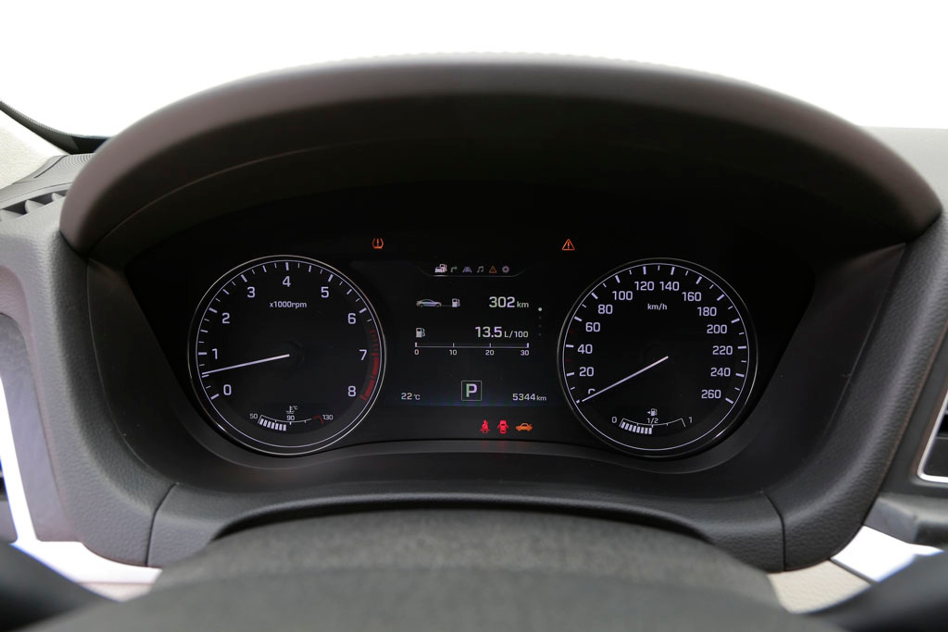 Hyundai Genesis 3.8: Prestiż po koreańsku