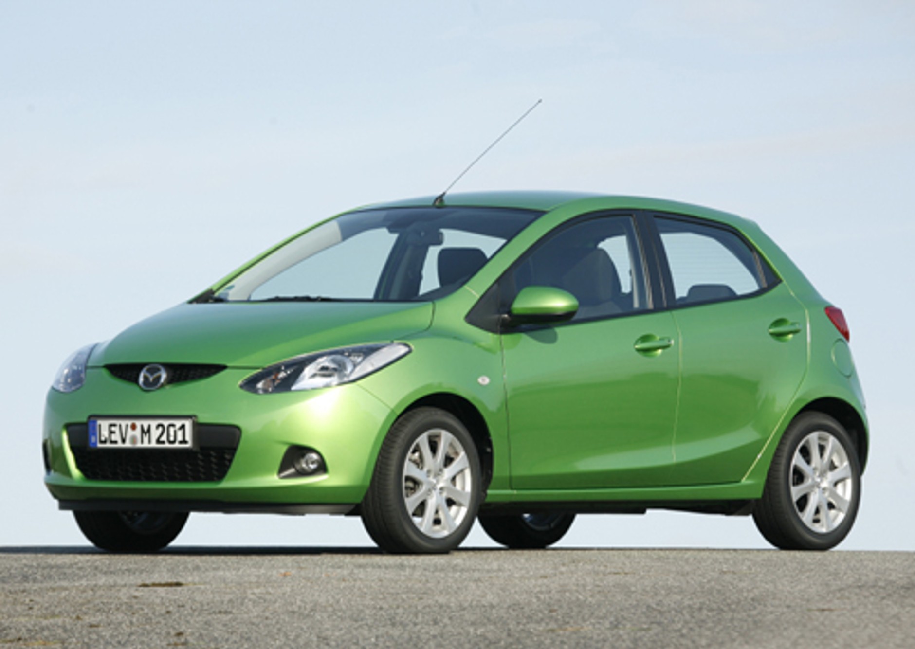 Mazda: Mała firma z wigorem - Monografia marki