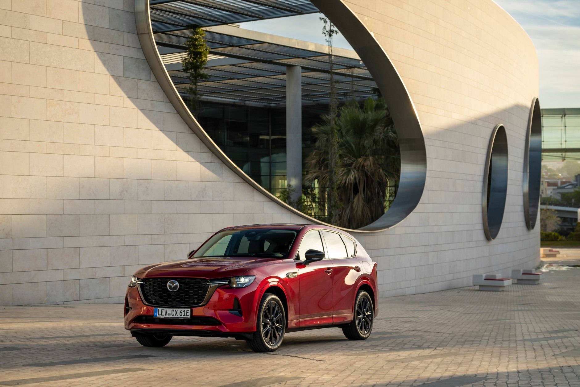 Mazda CX-60 2023 - rodzinny SUV klasy premium