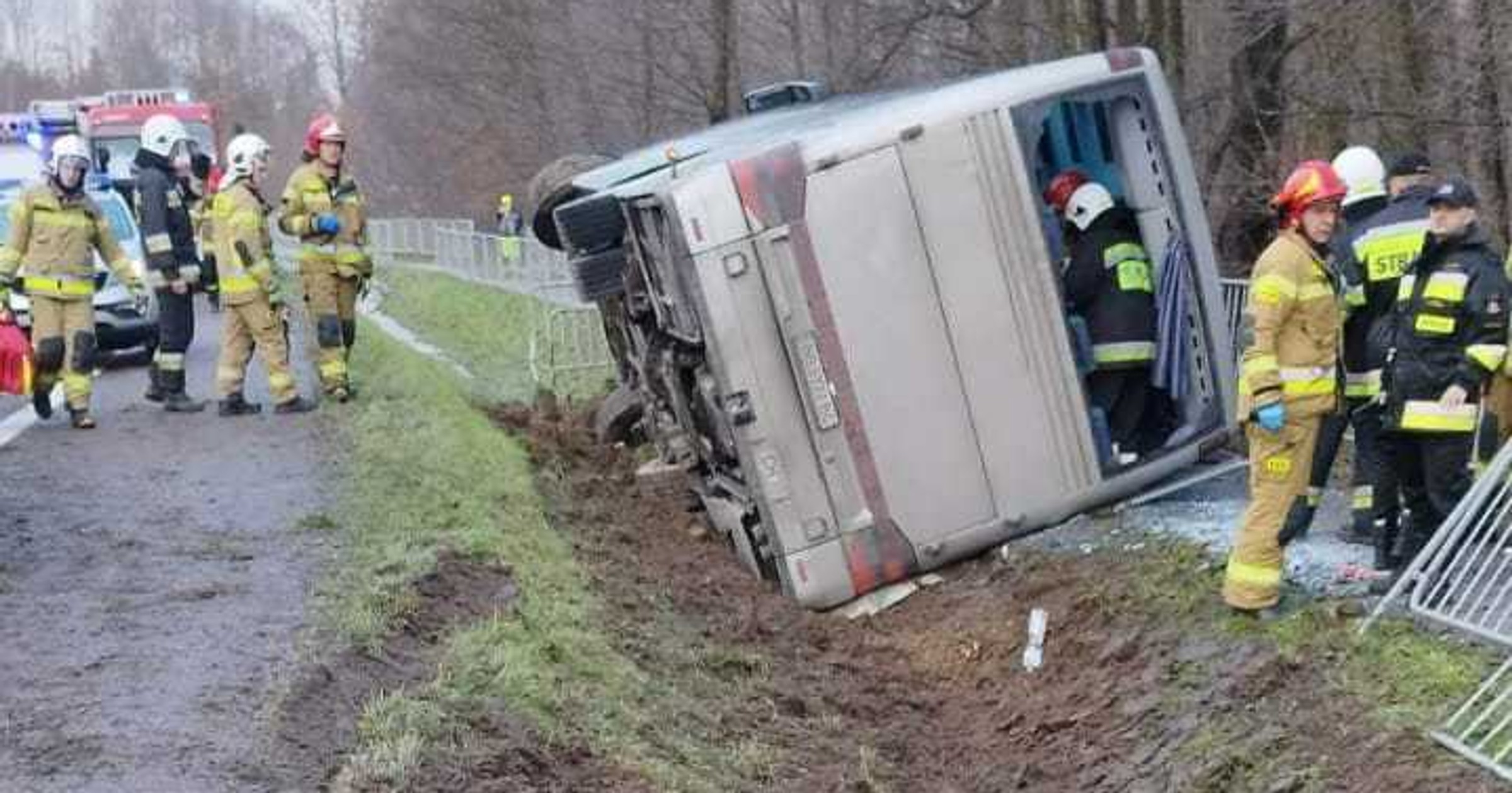 Wypadek ukraińskiego autobusu na DK 17