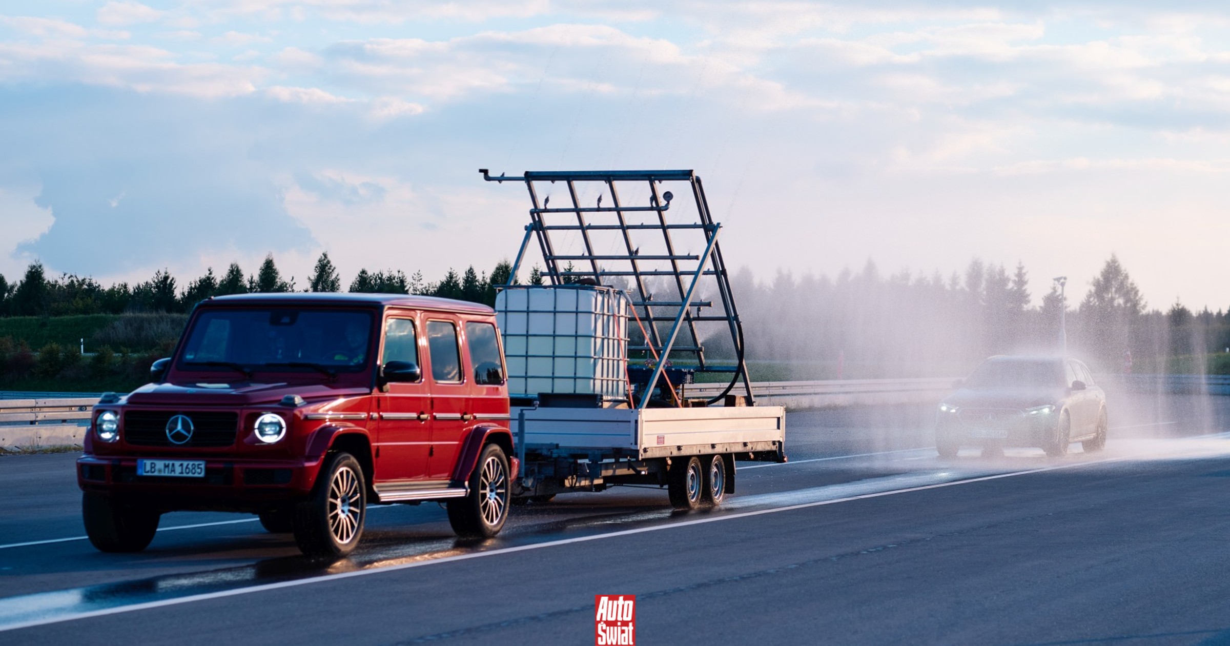 Zwiedziłem "park rozrywki" Mercedesa. Za 400 mln euro wybudowali zoo i Hollywood