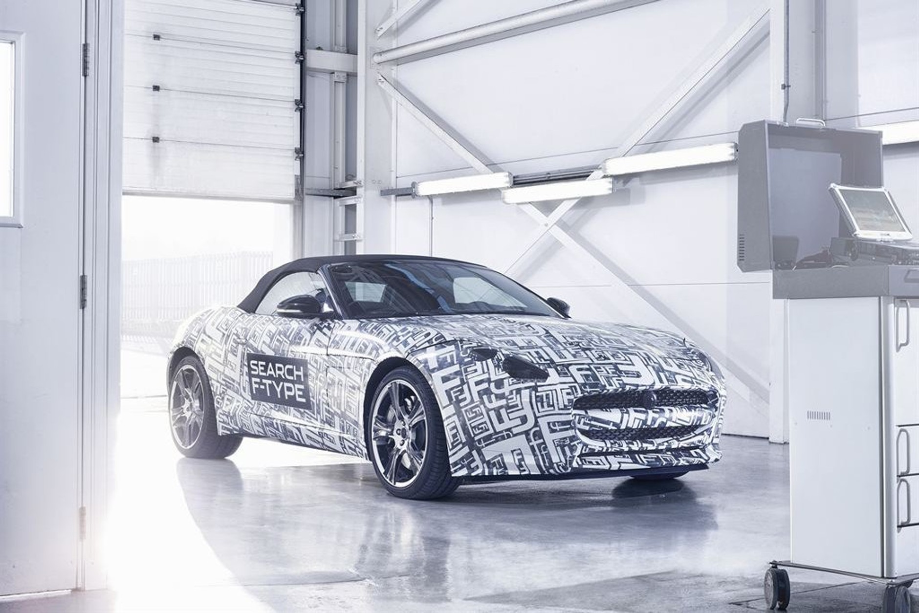 Jaguar F-Type: roadster z pazurem