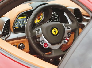 Wypadek Ferrari na Łotwie. Nagranie przypomina katastrofę lotniczą