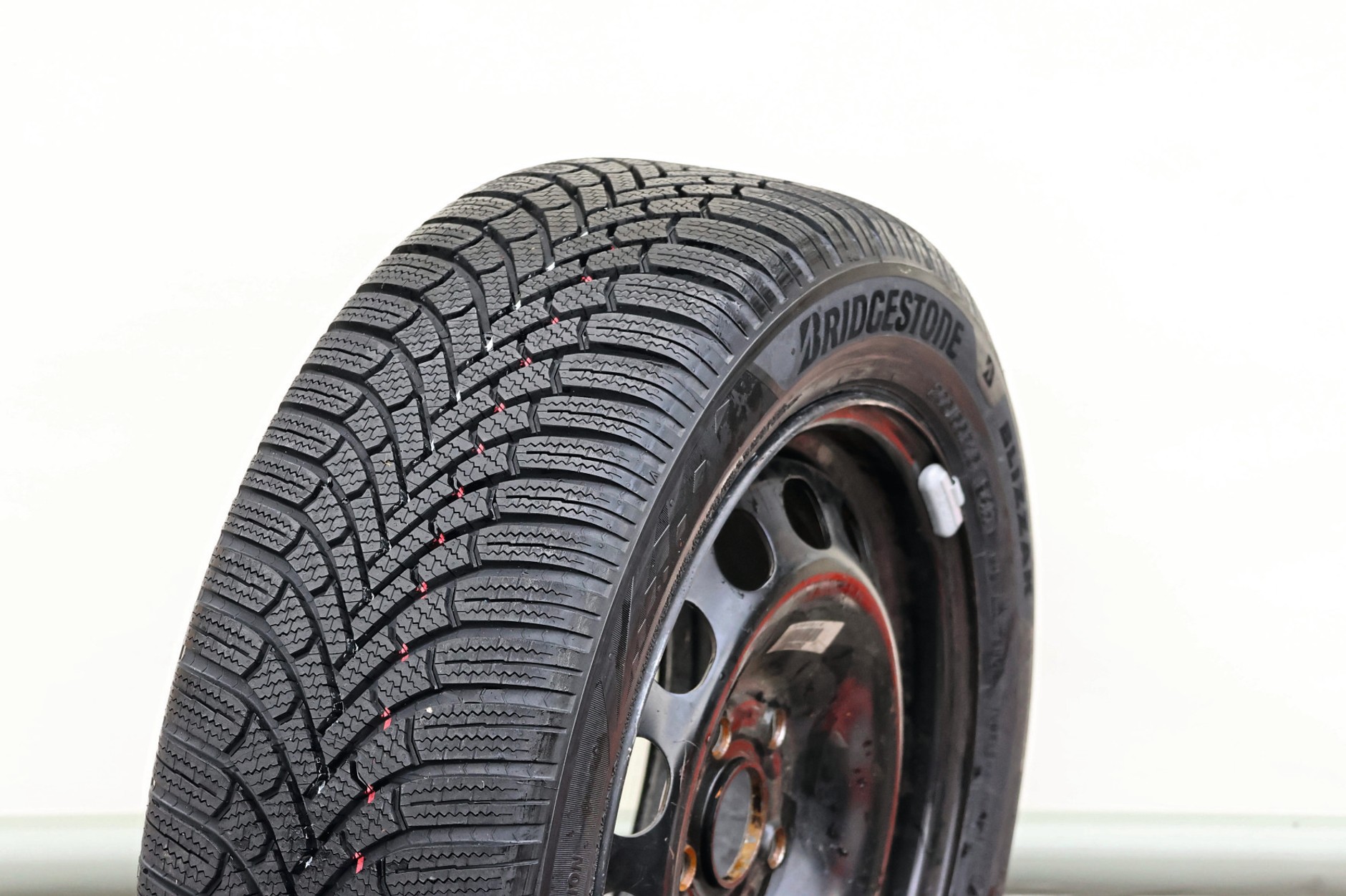 Bridgestone Blizzak 6 "Enliten"