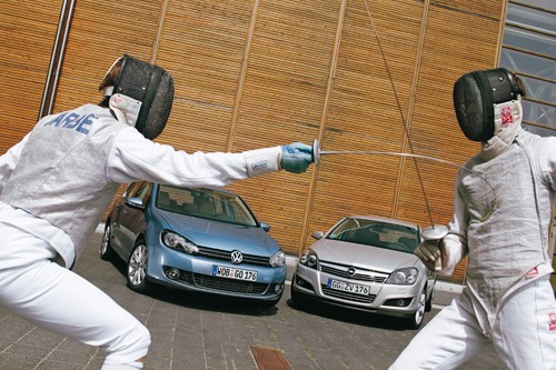 VW Golf VI kontra Opel Astra - Pierwsze starcie odwiecznych konkurentów