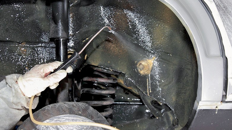 Konserwacja podwozia tłuszczem na gorąco