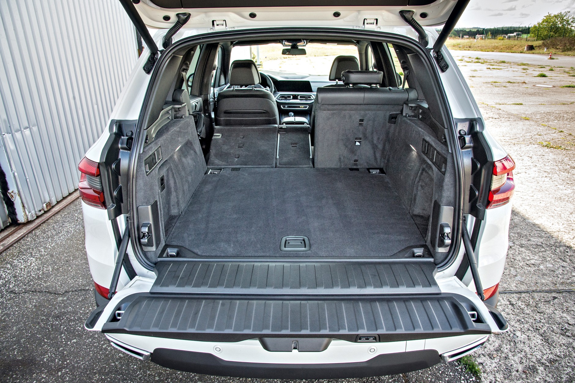 BMW X5 kontra Mercedes GLE i Volkswagen Touareg - który luksusowy SUV jest lepszym wyborem?