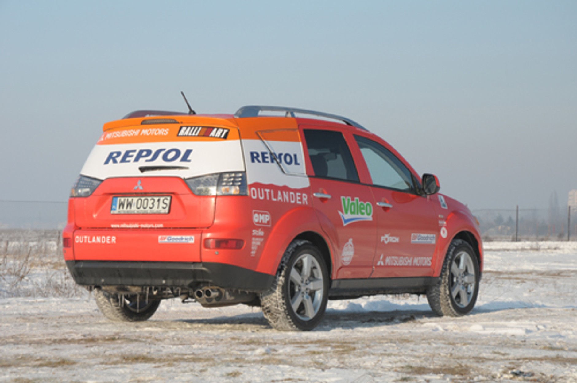 Mitsubishi Outlander 2.2 D-ID Instyle - Silny i funkcjonalny