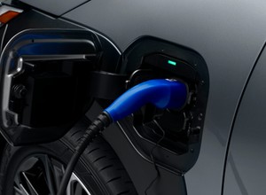 Koniec hybryd. Toyota skupi się na samochodach elektrycznych