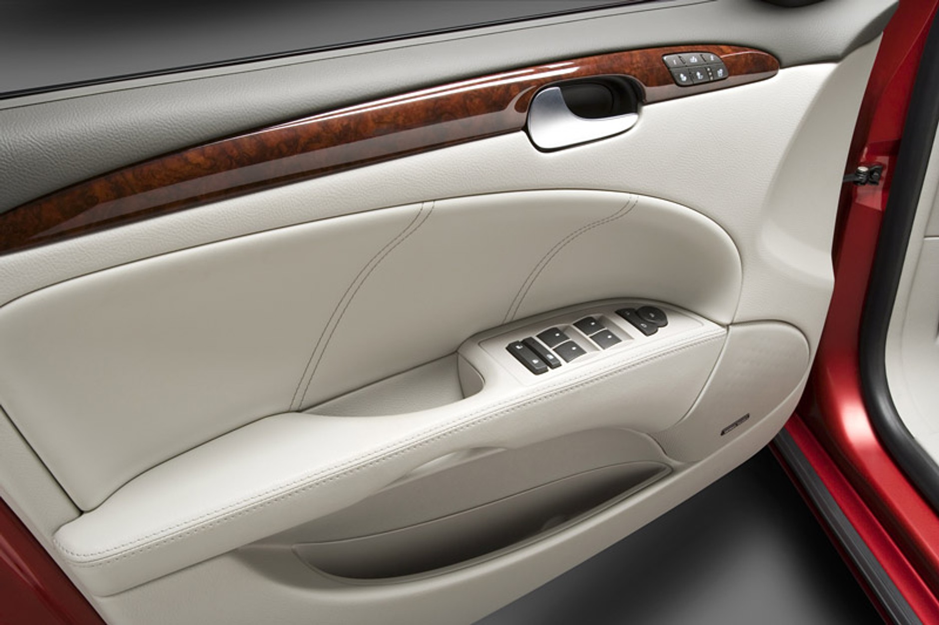 Buick Lucerne: poszerzona oferta wersji