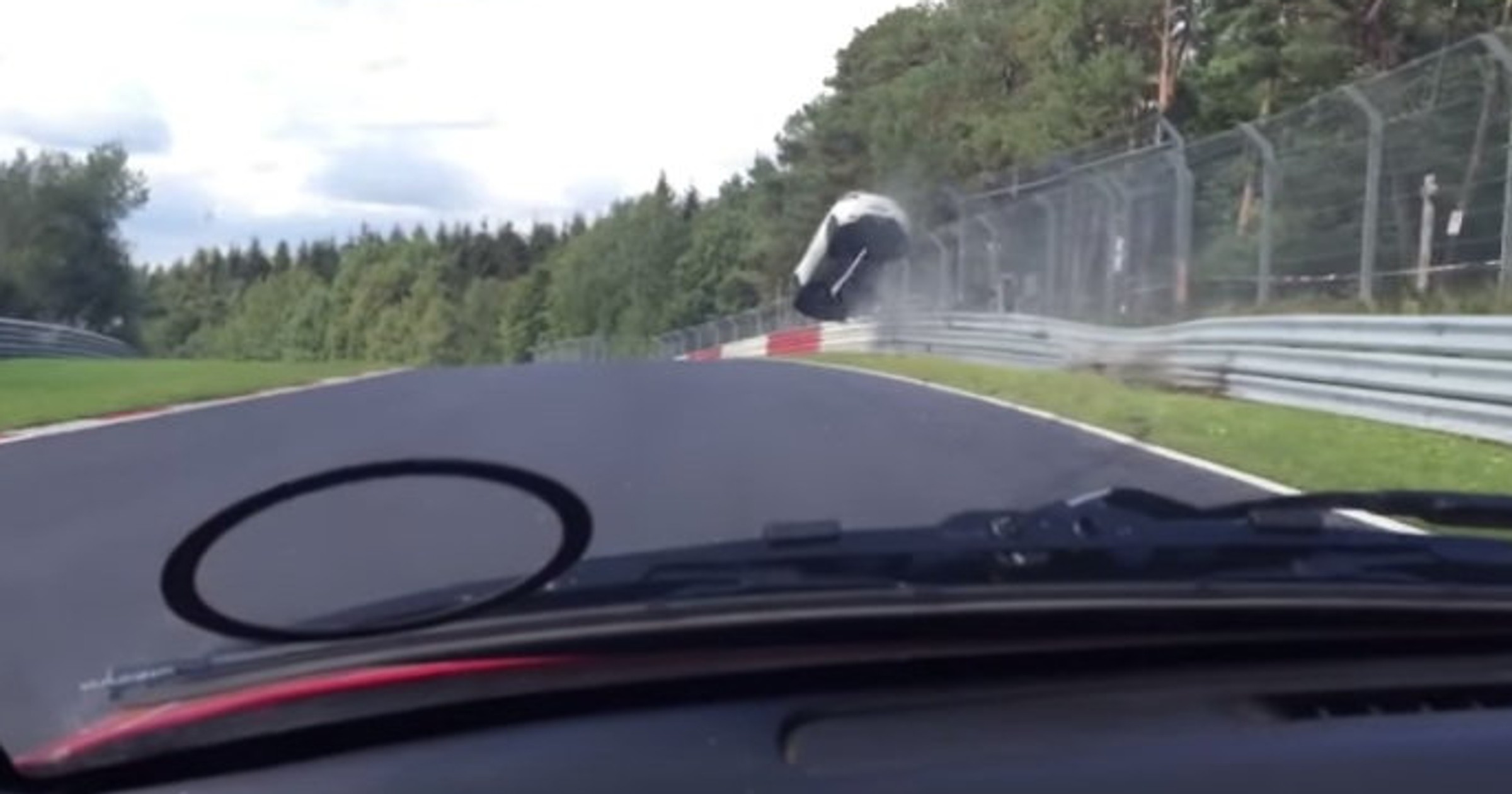 Wypadek Renault Megane na Nurburgringu