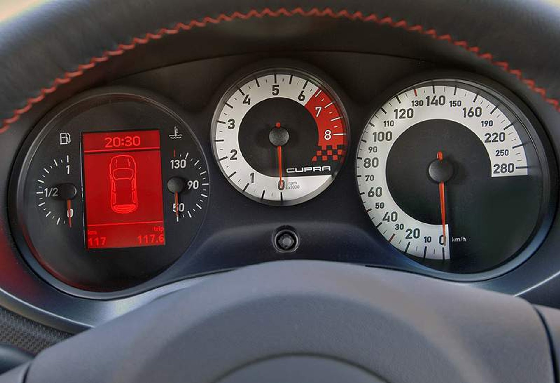 Seat Leon Cupra: pierwsze zdjęcia