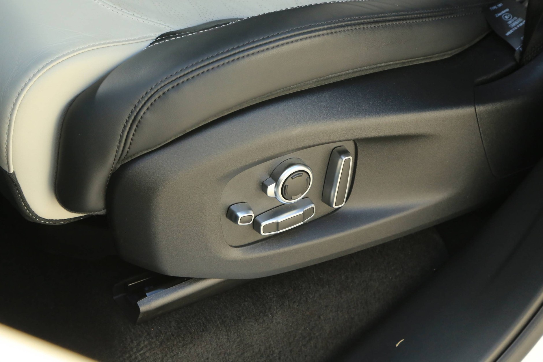 Range Rover Sport SVR – cudownie bezsensowny olbrzym |Test