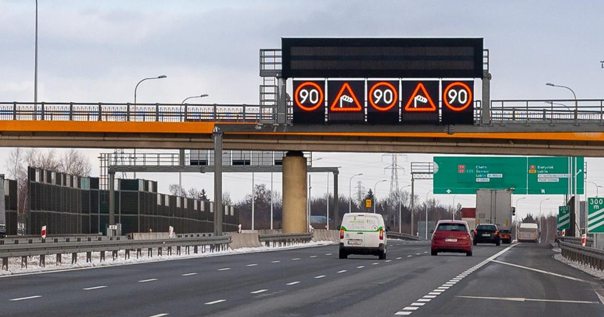 Znaki dynamiczne pełnią ważną funkcję w zapewnieniu bezpieczeństwa kierowców