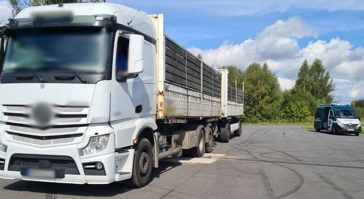 ITD zatrzymała transport jabłek. Dużą ich część trzeba było rozładować