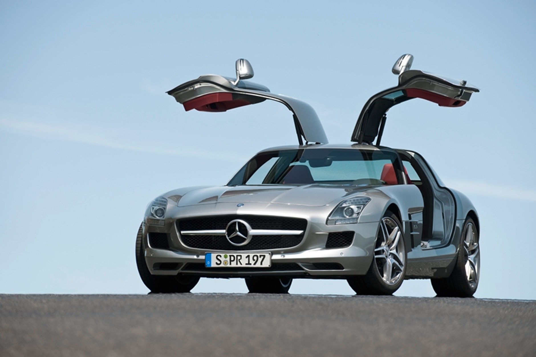 Mercedes SLS AMG w całej okazałaości