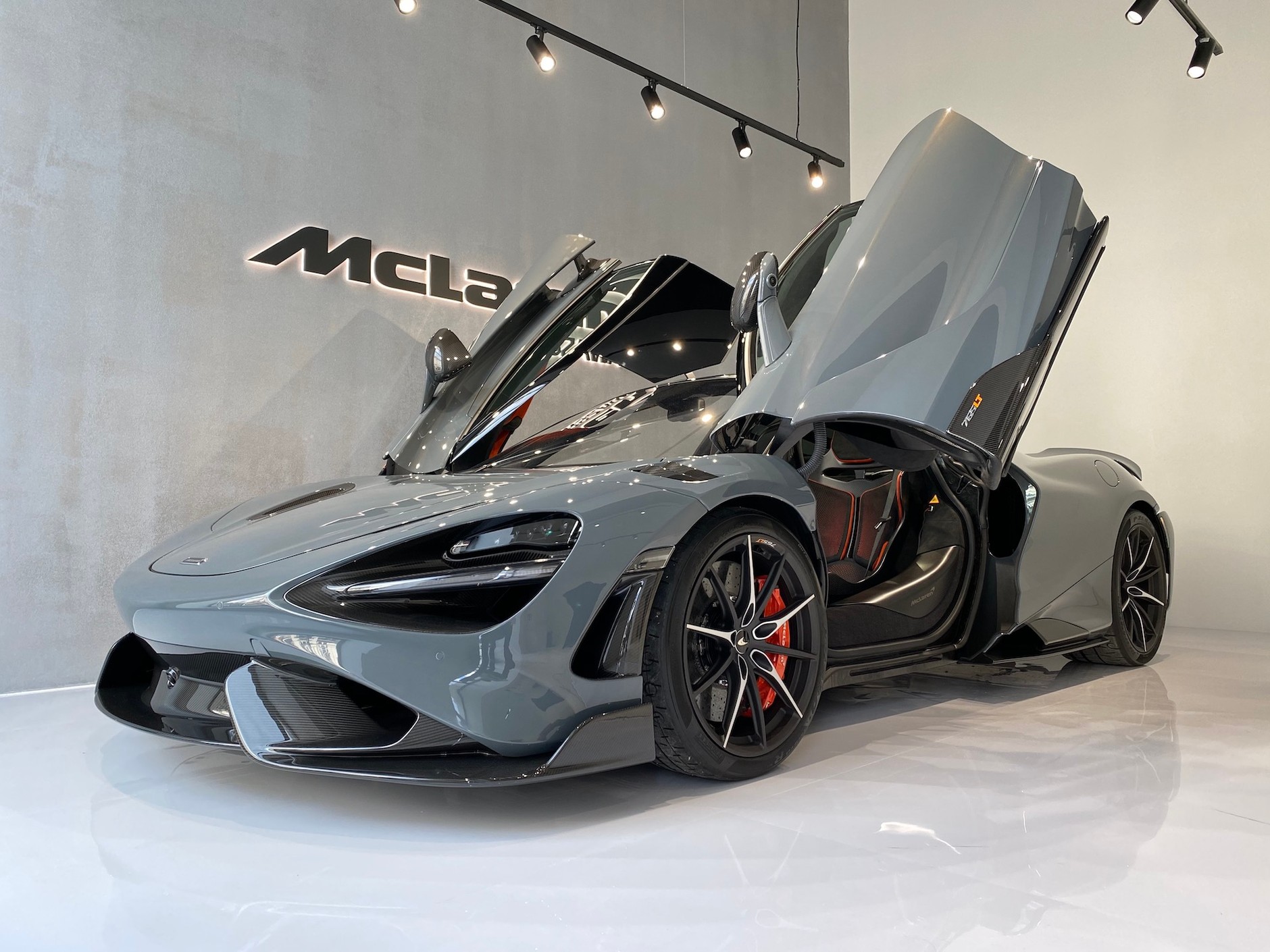 McLaren 765LT