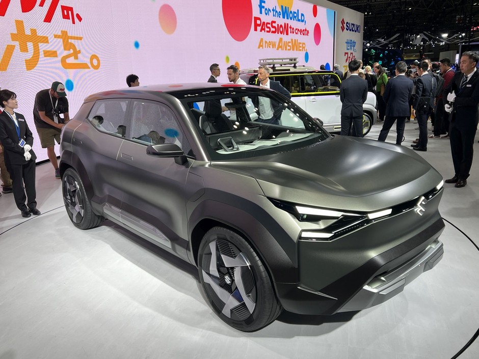 Suzuki eVX Concept na targach Japan Mobility Show 2023