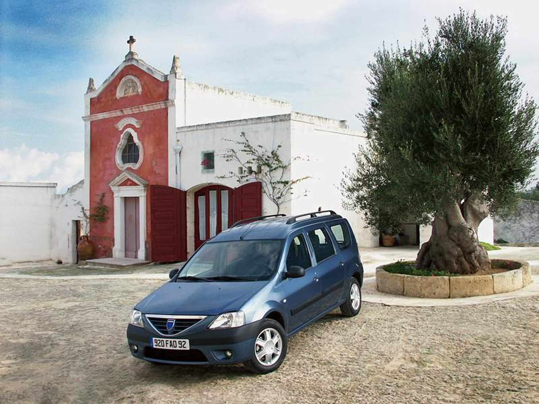 Dacia Logan MCV 1.6 16V: pierwsze jazdy i cena w Polsce!