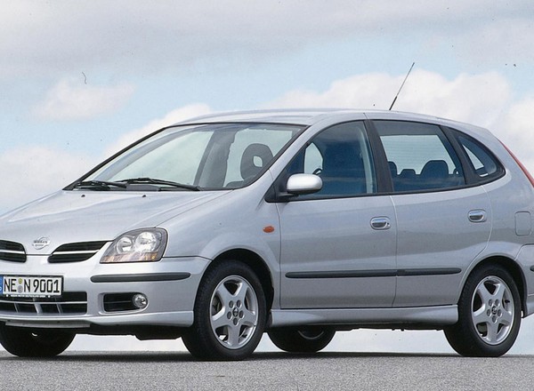 Nissan Almera Tino: zakup wysokiego ryzyka