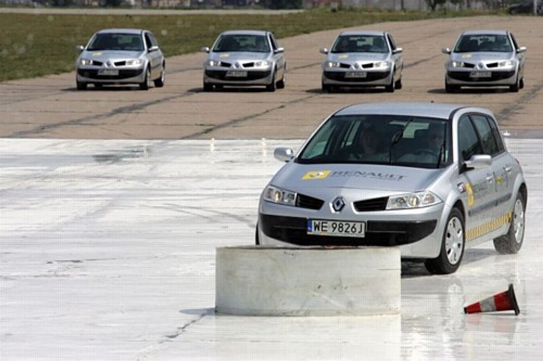 Patrz w lusterka - zauważ motocyklistę