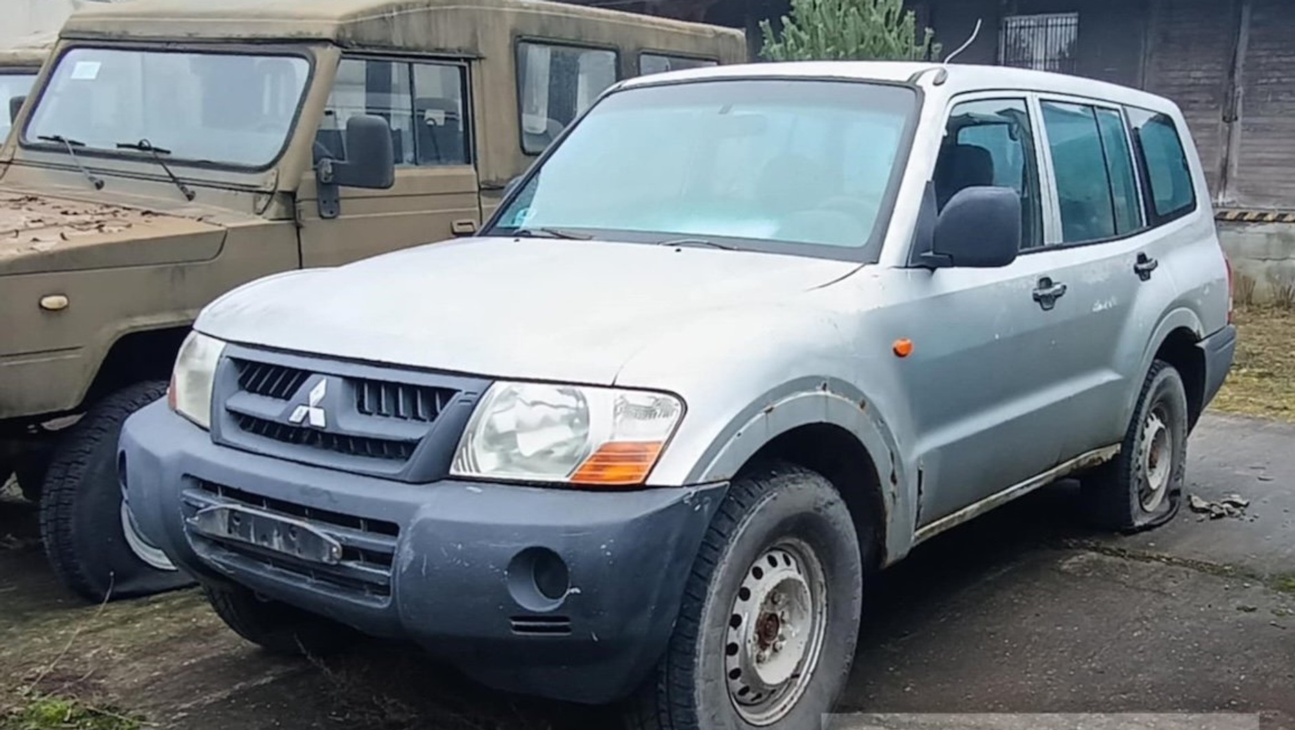 Mitsubishi Pajero wystawione na licytację przez AMW
