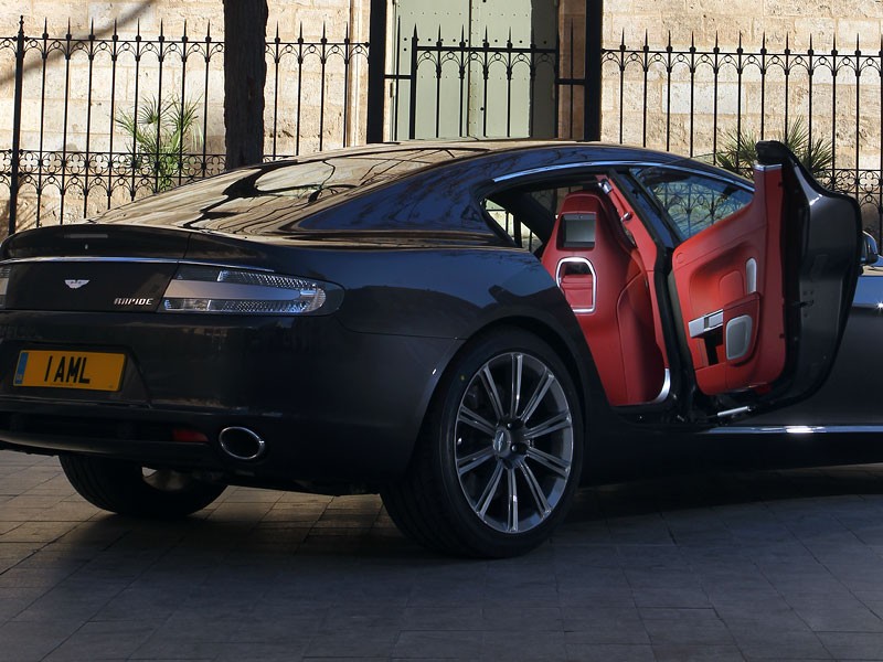 Aston Martin Rapide – z pięknem trzeba obcować