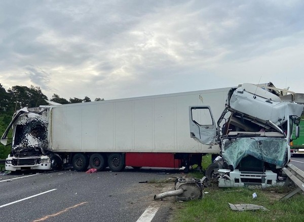 Tragiczny karambol TIR-ów na A4. Zderzyły się aż trzy pojazdy. Jedna osoba nie żyje