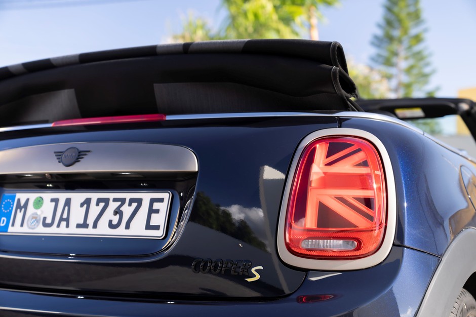 MINI Cooper SE Cabrio (2023 r.)