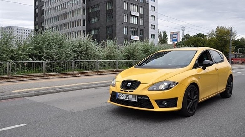 Nieoznakowany Seat Leon Cupra