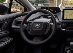 Toyota obniżyła ceny swoich sztandarowych modeli. Jest taniej nawet o 27 tys. zł