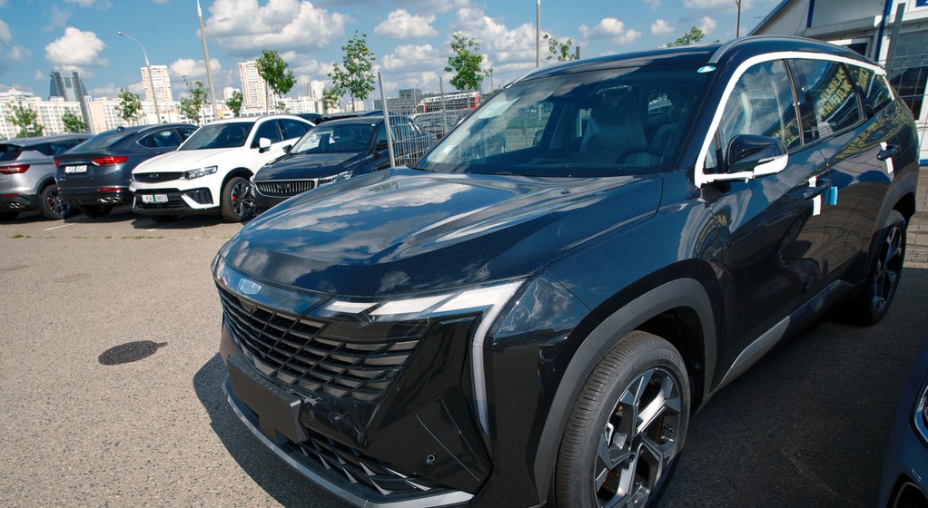 Chińskie samochody eksportowane są na cały świat. Poza Chinami najwięcej sprzedaje się samochodów spalinowych – zdjęcie ilustracyjne