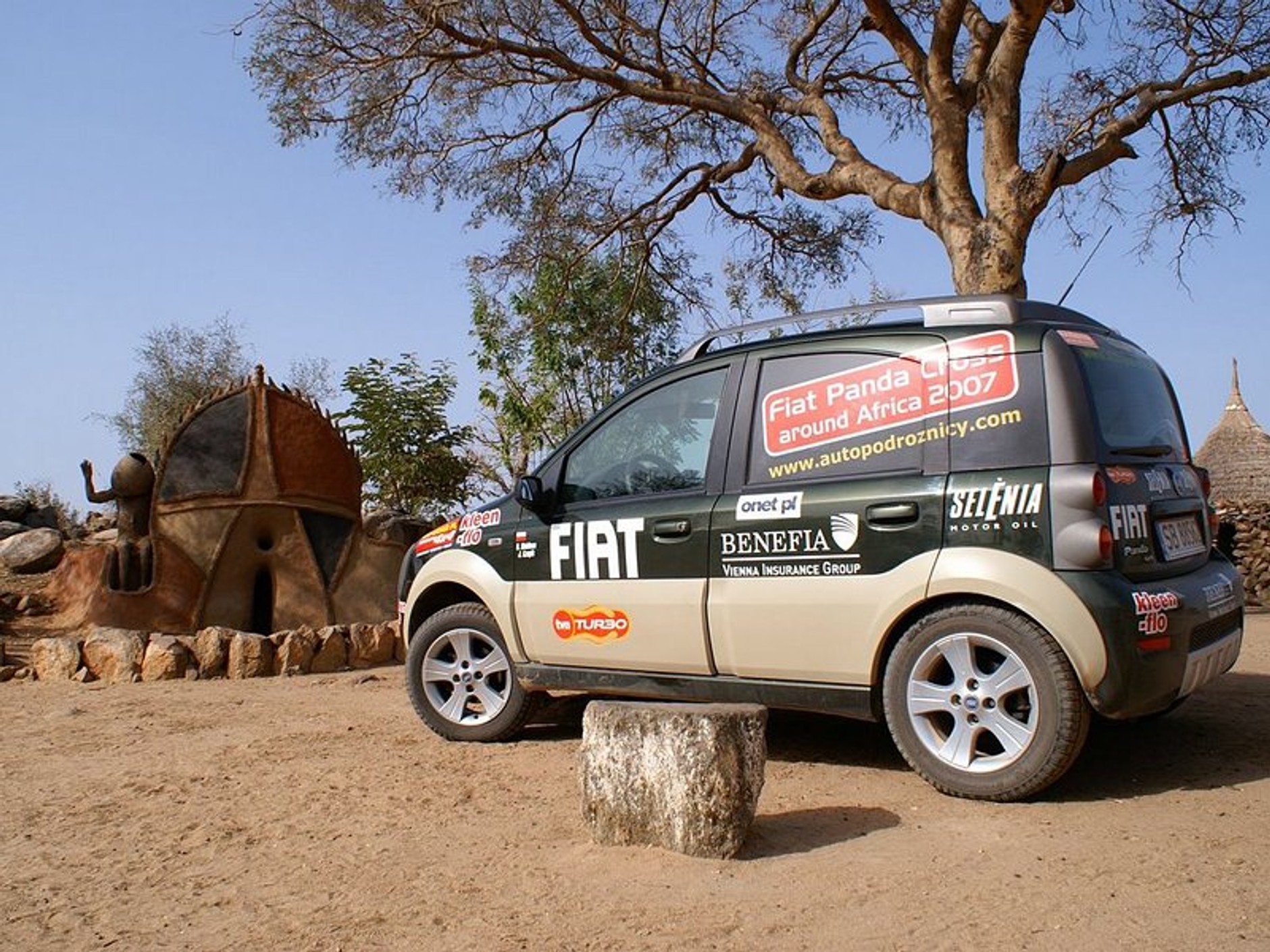 Wyprawa Fiatem Panda Cross 4x4 dookoła Afryki na półmetku