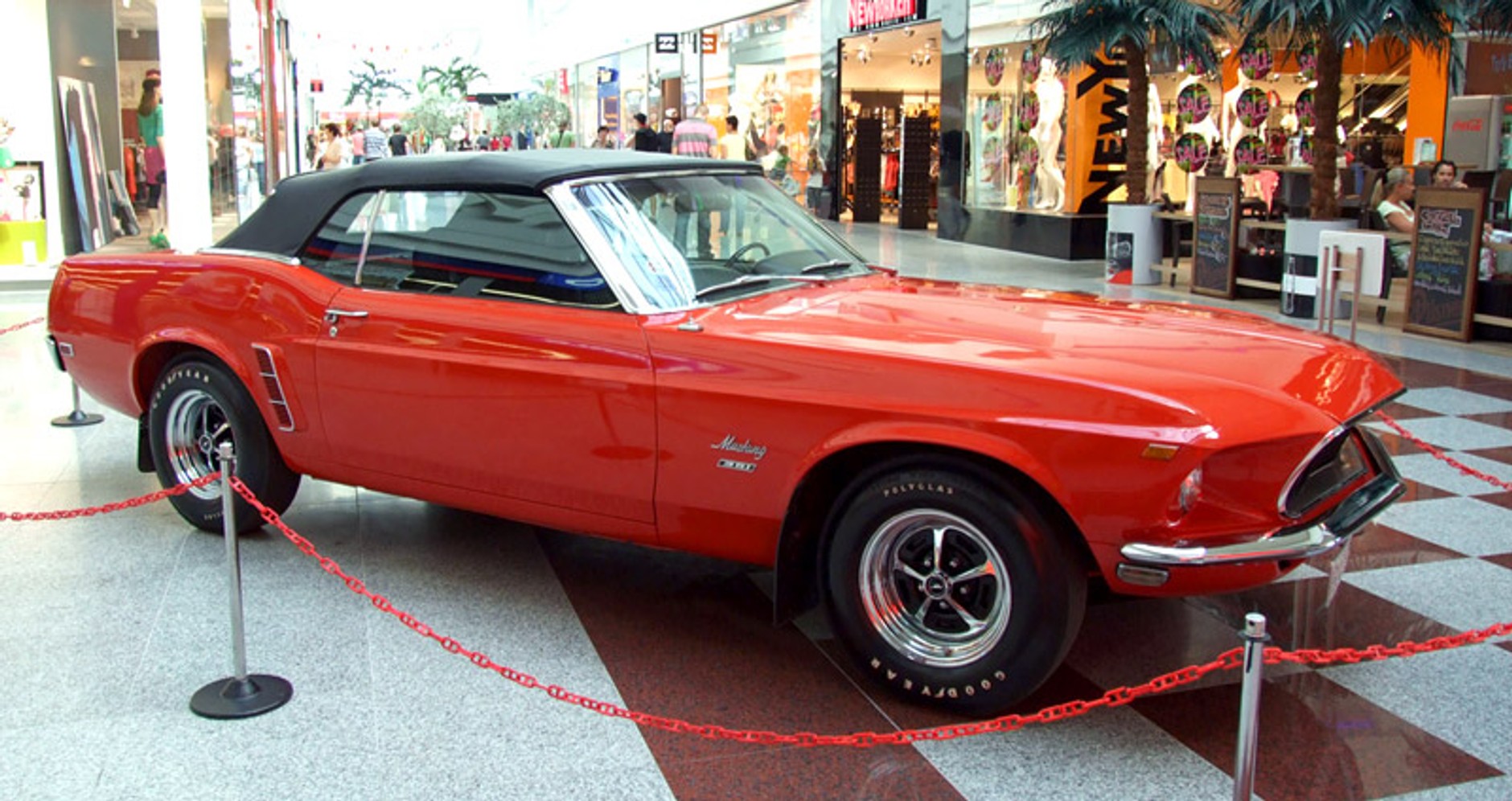 Zlot samochodów amerykańskich w Brnie (fotogaleria)