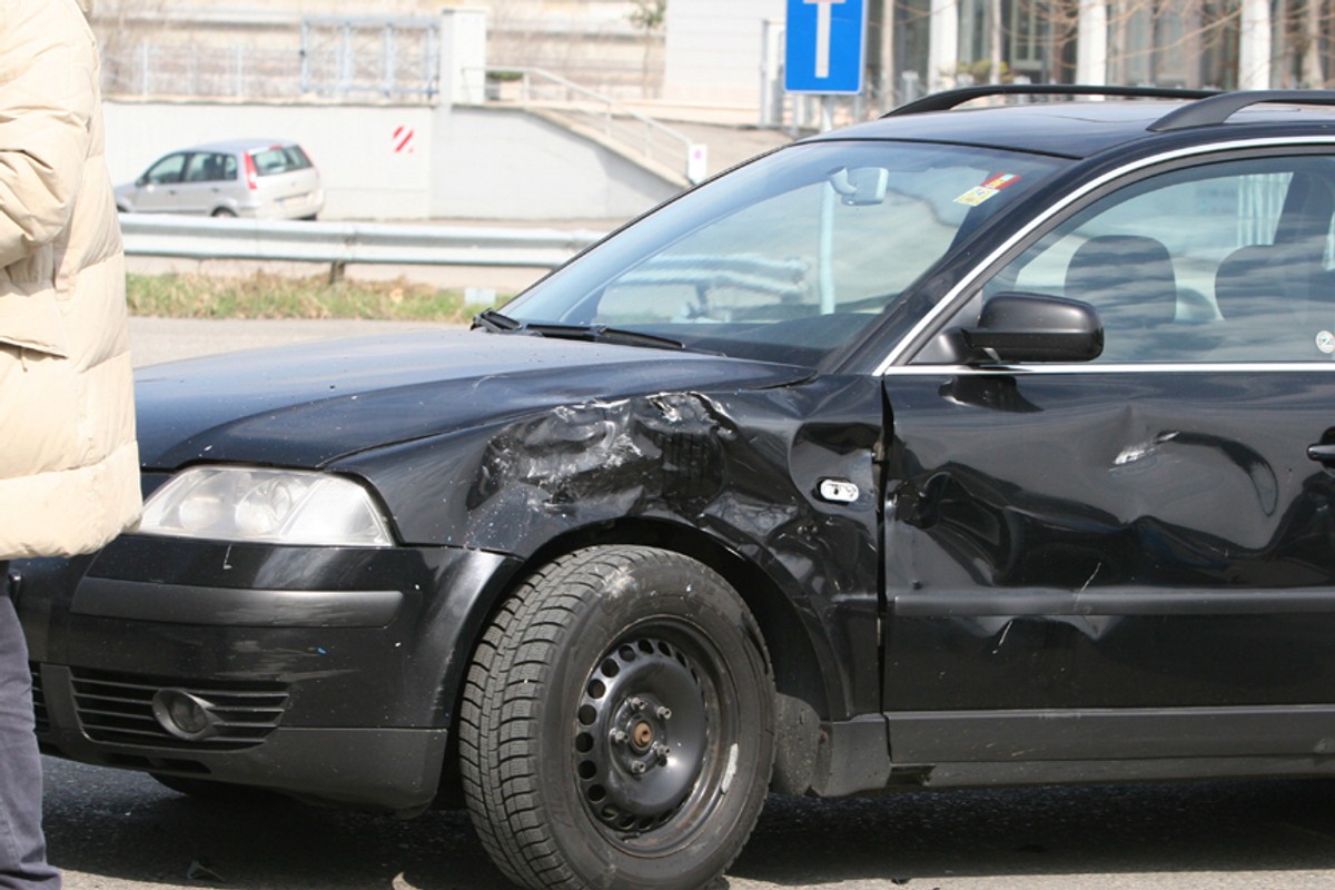 Jak bronić się przed metodą na stłuczkę? choćby policja poleca jeden sposób