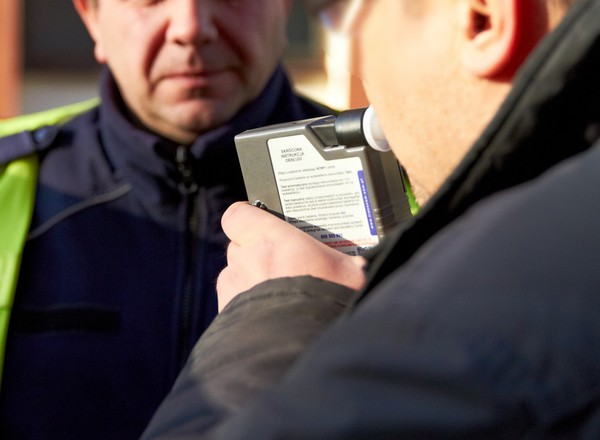 Projekt zmian w Kodeksie karnym: kierowco, nie pij... po wypadku!