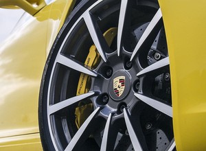 Jakimi autami jeżdżą Robert Kubica i Kuba Przygoński? Obaj mają słabość do...