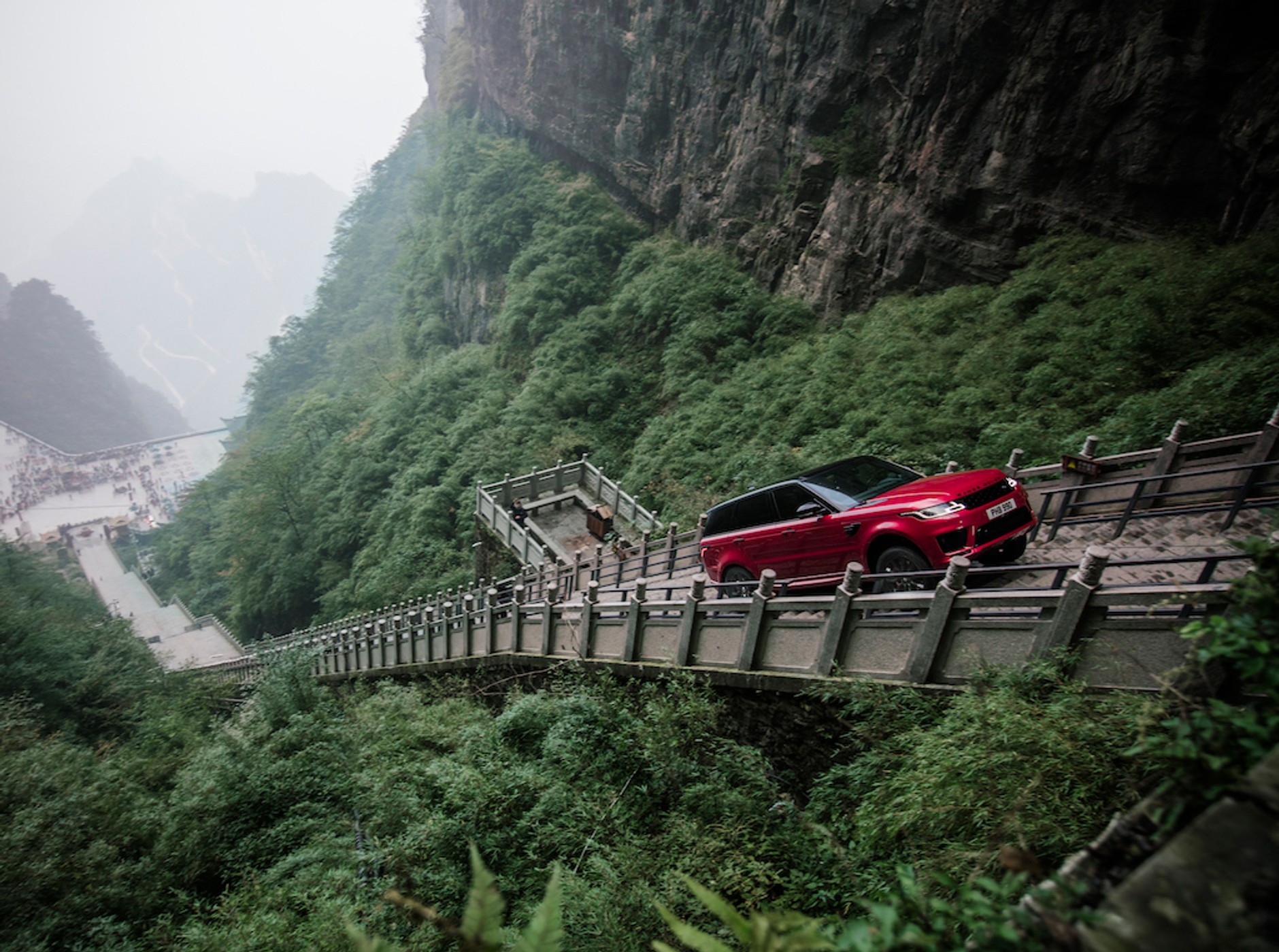 Range Rover Sport zdobył Bramę Nieba