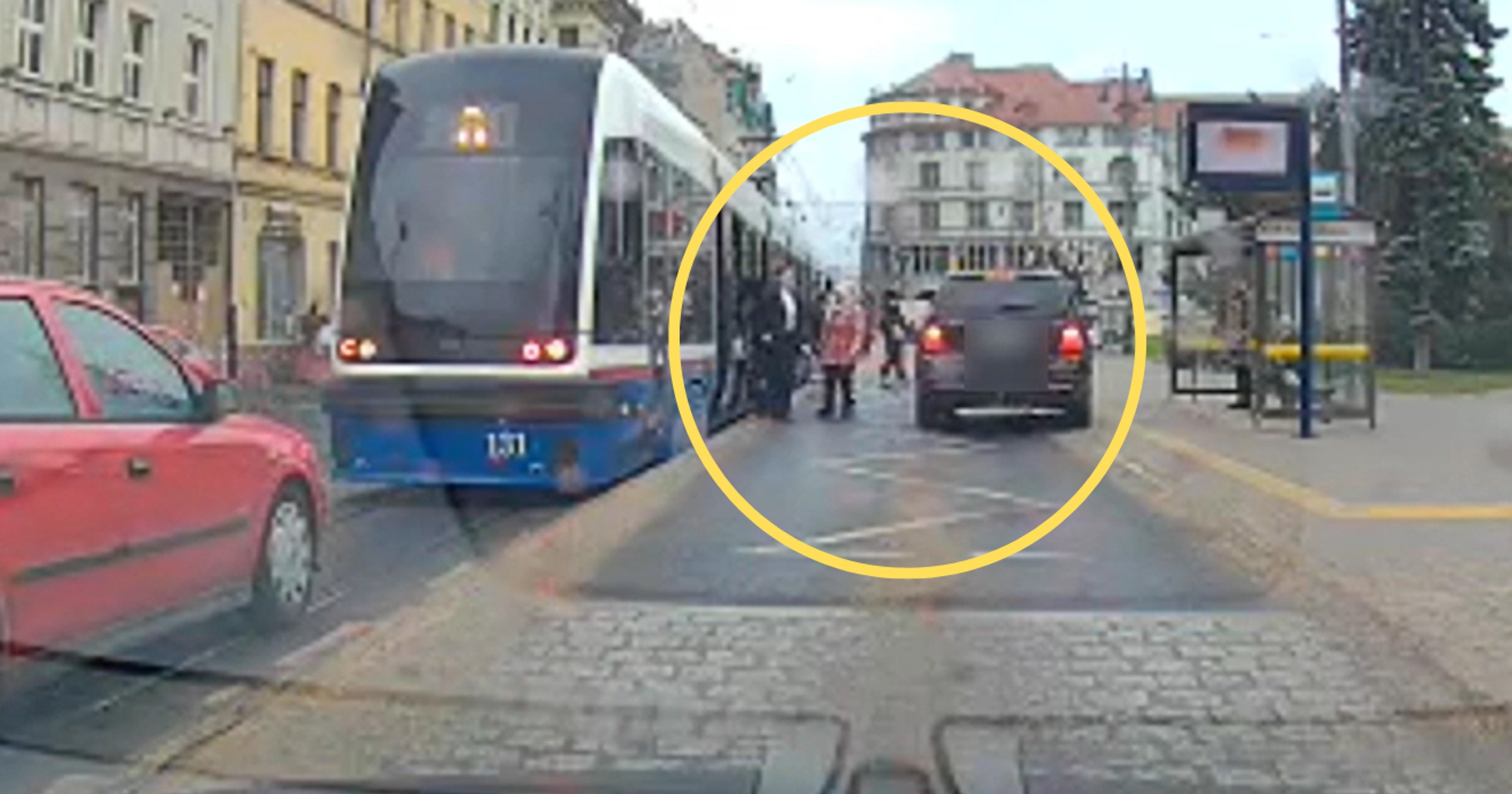 Dla kierowcy Mercedesa "żmijka" to tylko sugestia