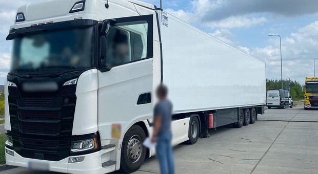 Inspektorzy ITD nie dali się nabrać na stary numer. Kierowcę zdradziły cyferki
