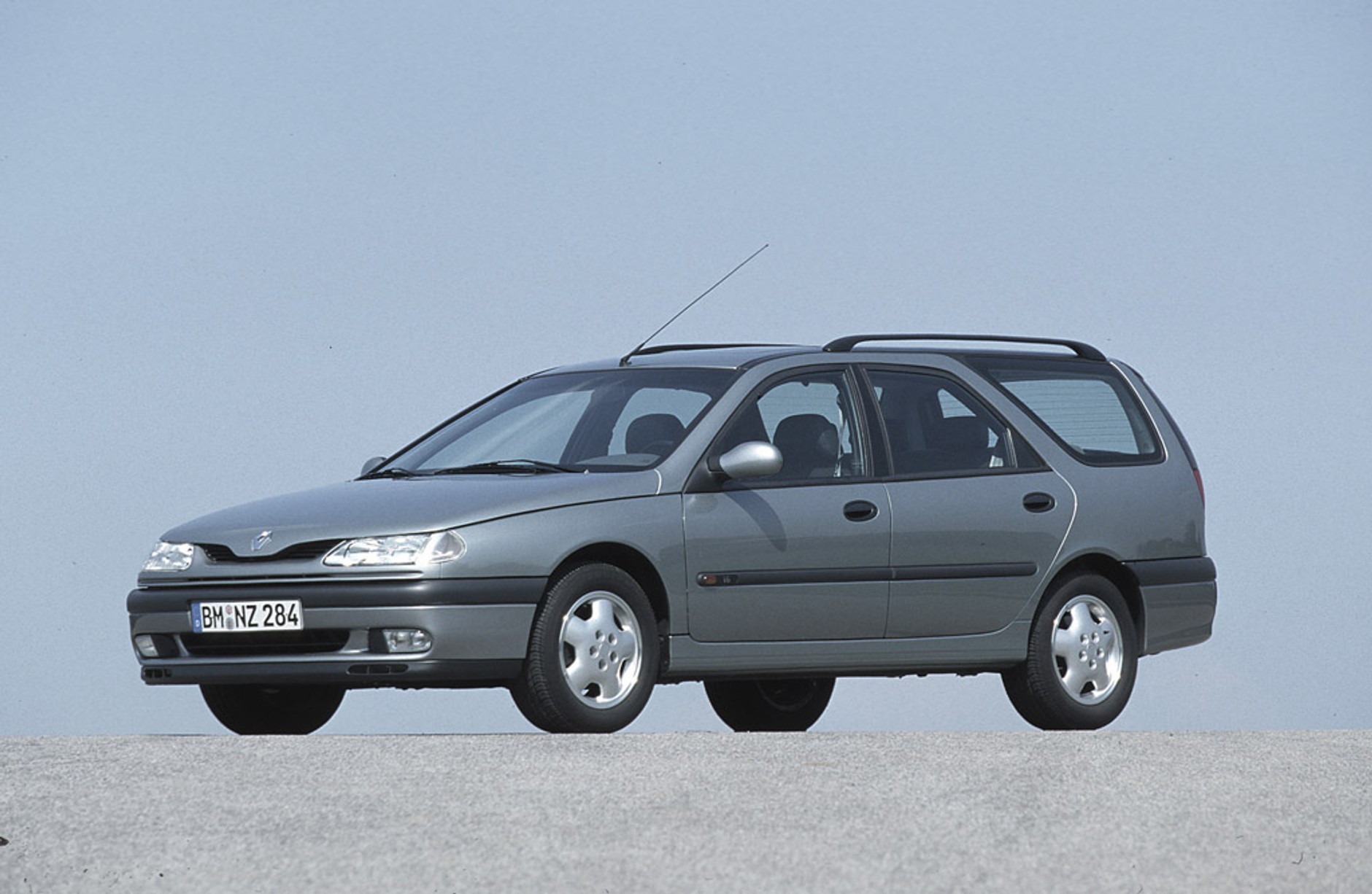 Duża moc niska cena: czy za 10 tys. zł kupimy 200 konne auto?