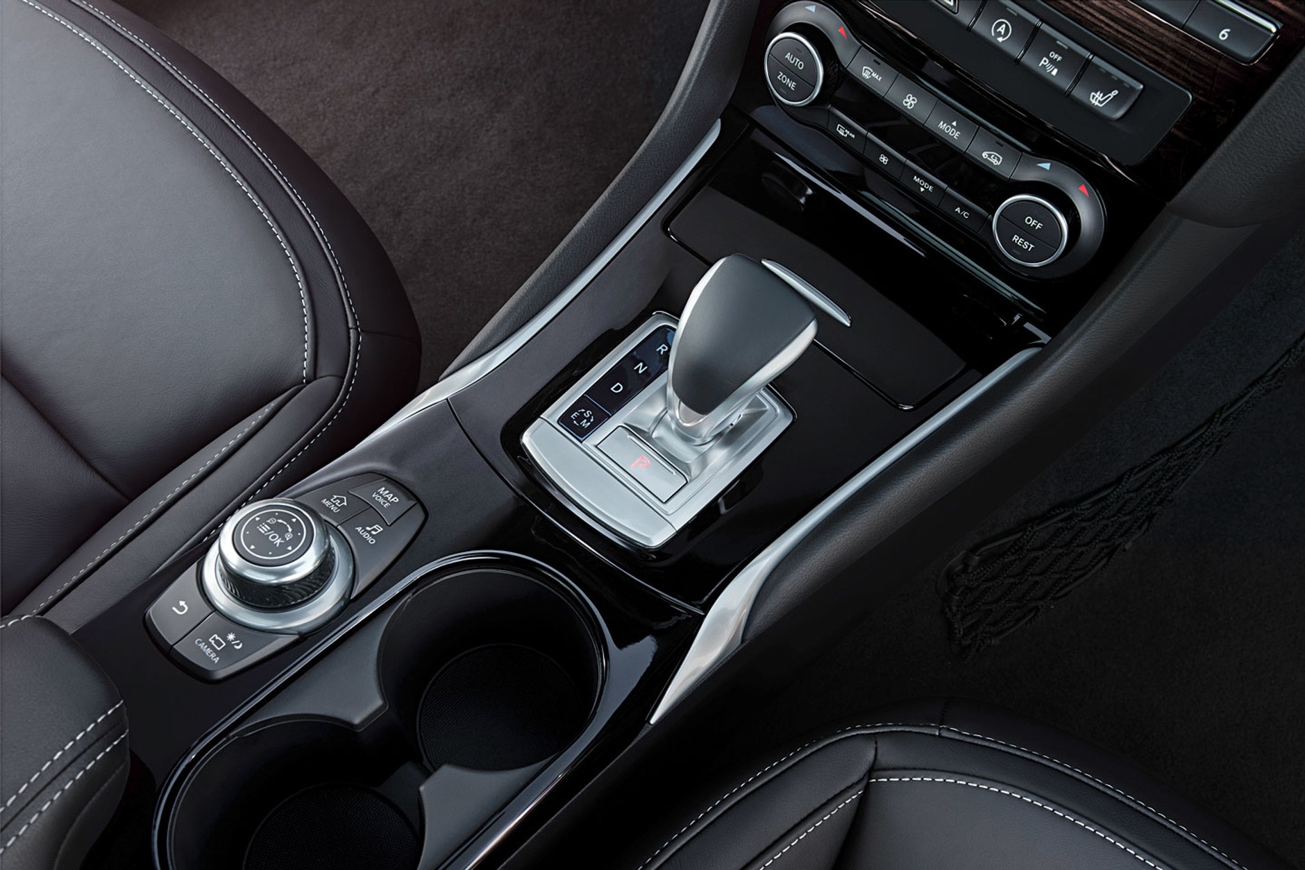 Infiniti Q30: rozpoczęto produkcję seryjną