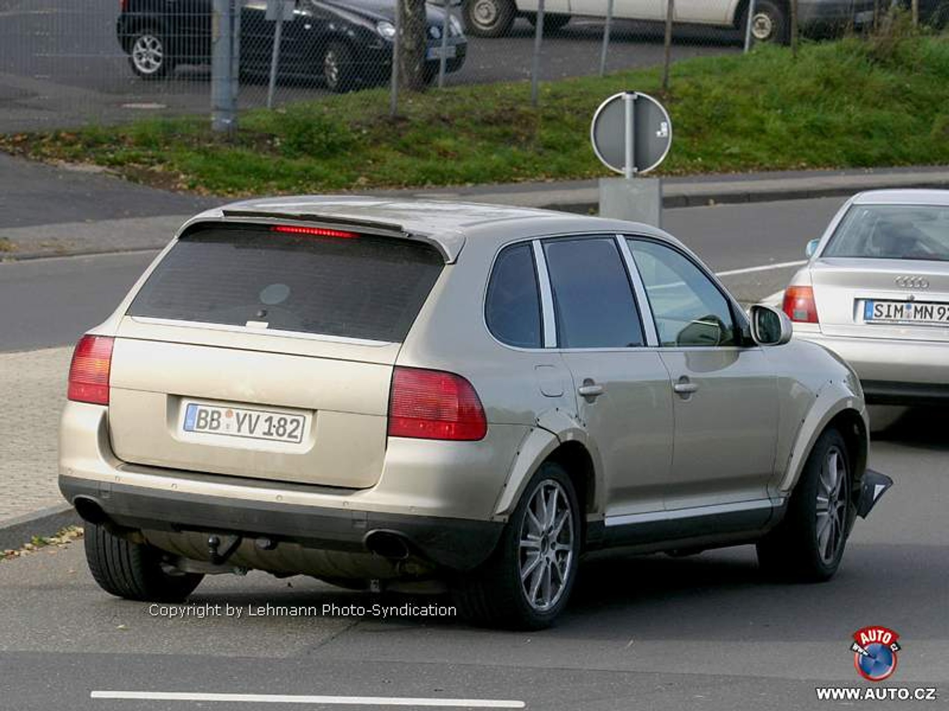 Zdjęcia szpiegowskie: nowy SUV Lamborghini