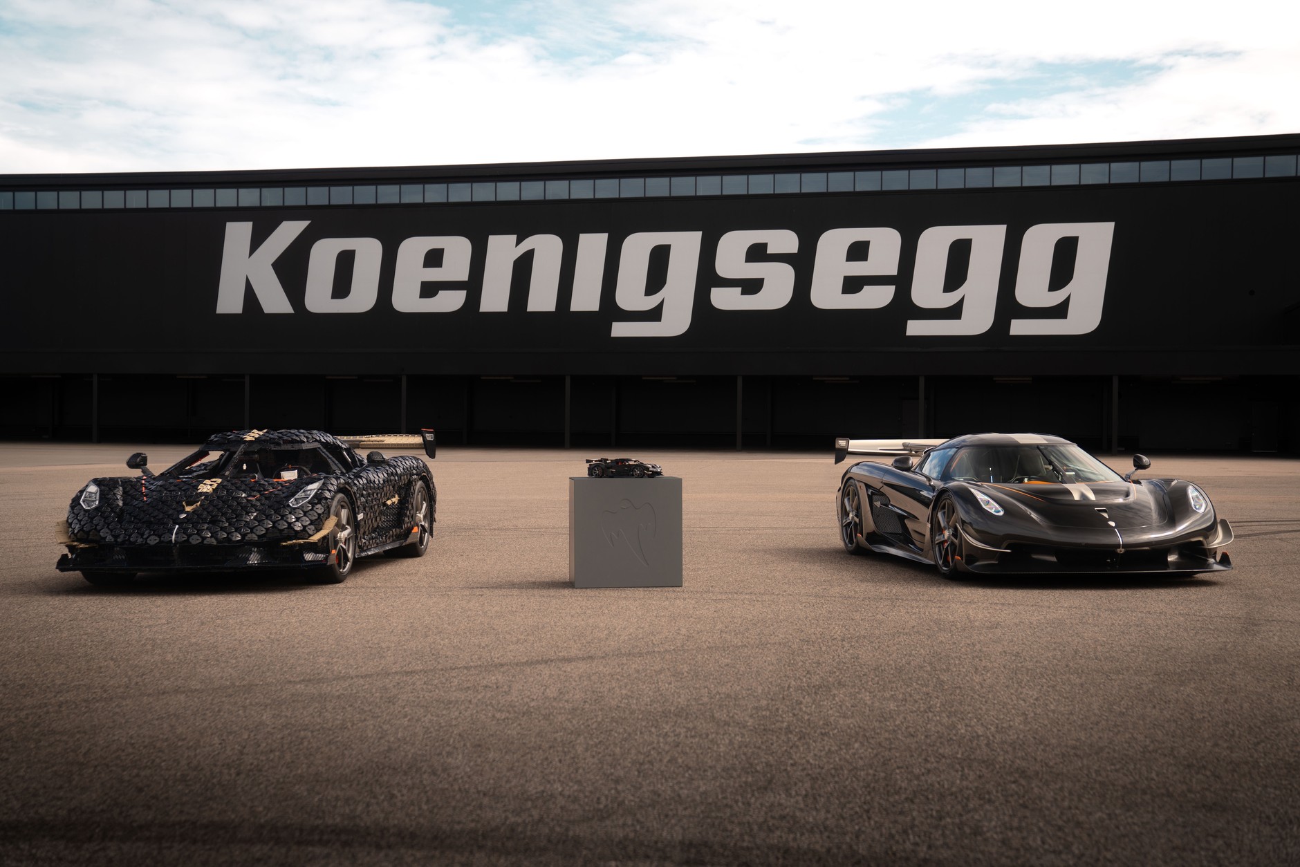 Pełnowymiarowy Koenigsegg Sadair’s Spear z klocków LEGO