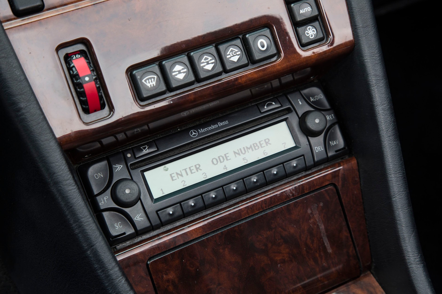 Mercedes A124 320 CE - klasyk, który zmienił historię