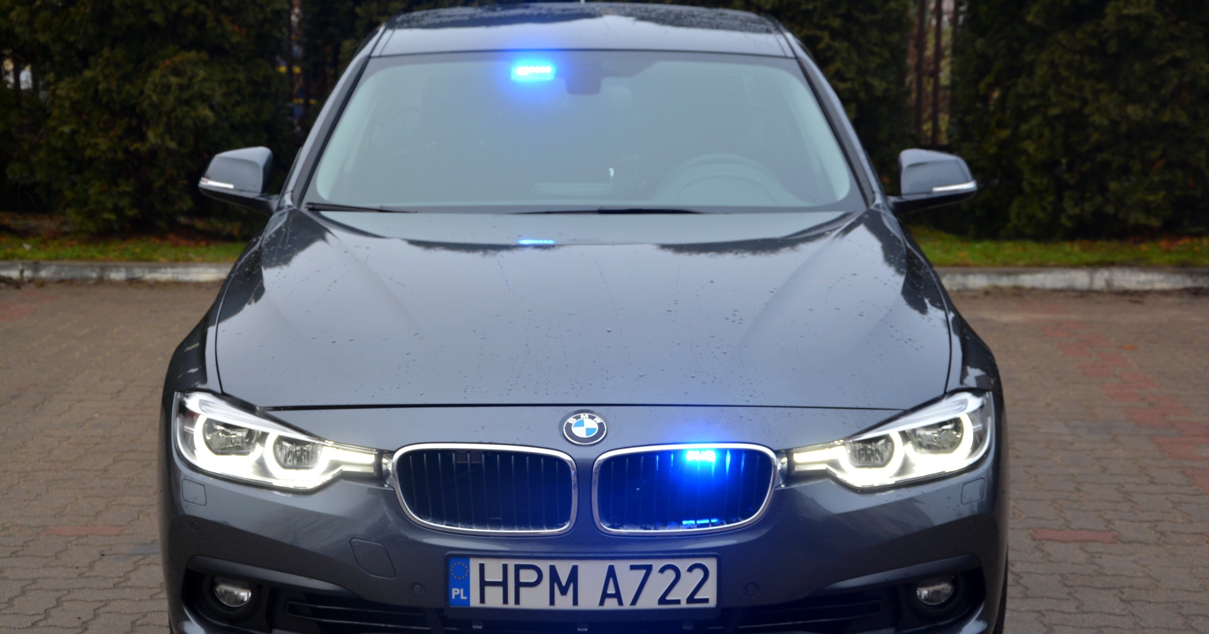 BMW 330i xDrive - nowe nieoznakowane radiowozy policji