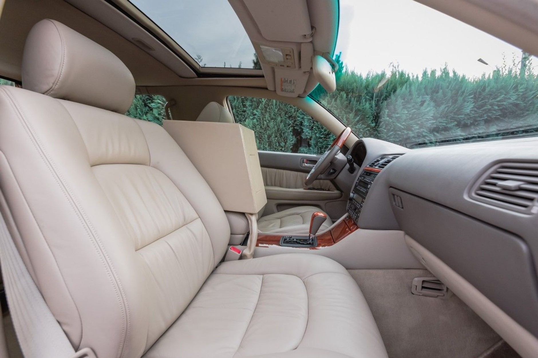 Lexus LS 400 – wyjątkowa historia wyjątkowo długiej limuzyny