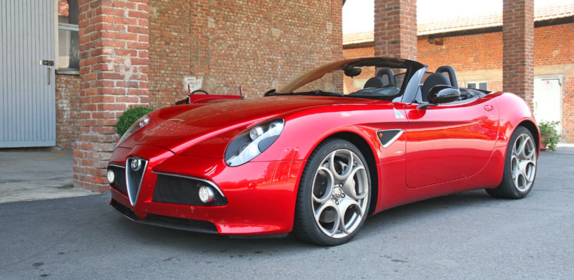 Alfa Romeo 8C Spider: pierwsze wrażenia z jazdy