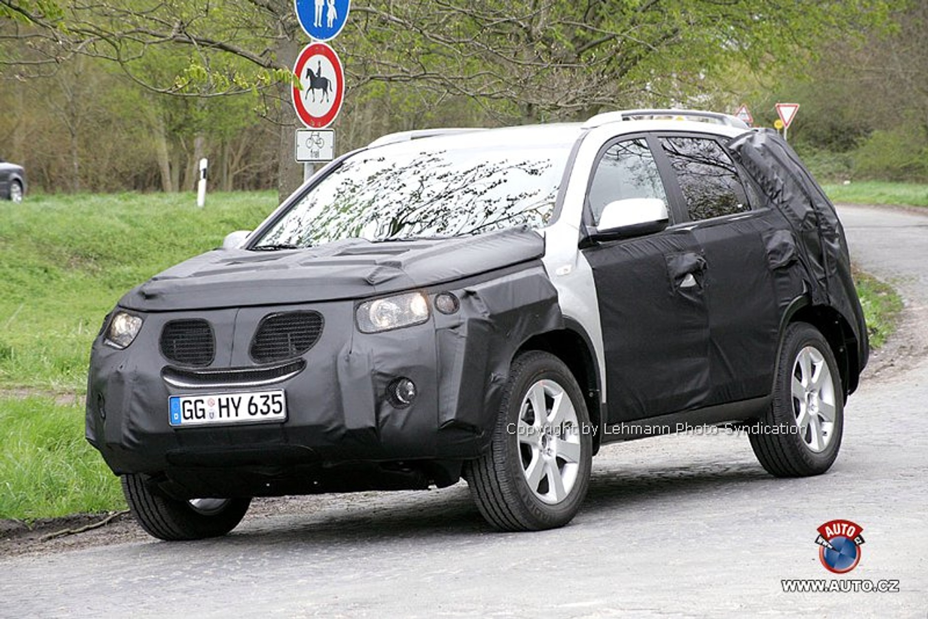 Zdjęcia szpiegowskie: Kia Sorento – kolejna generacja w przygotowaniu