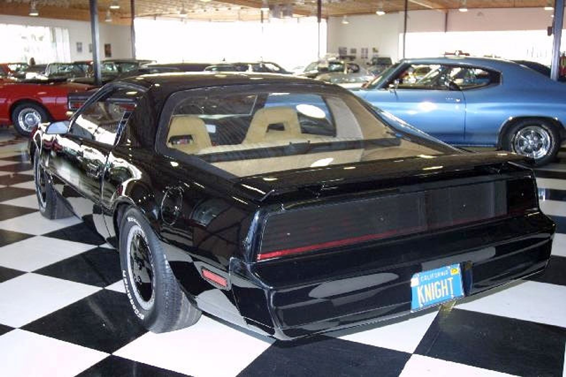 Legendarny KITT na sprzedaż